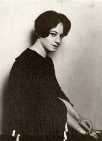 Dorothy Parker – The Accidental Monmouthite | Monmouth Timeline